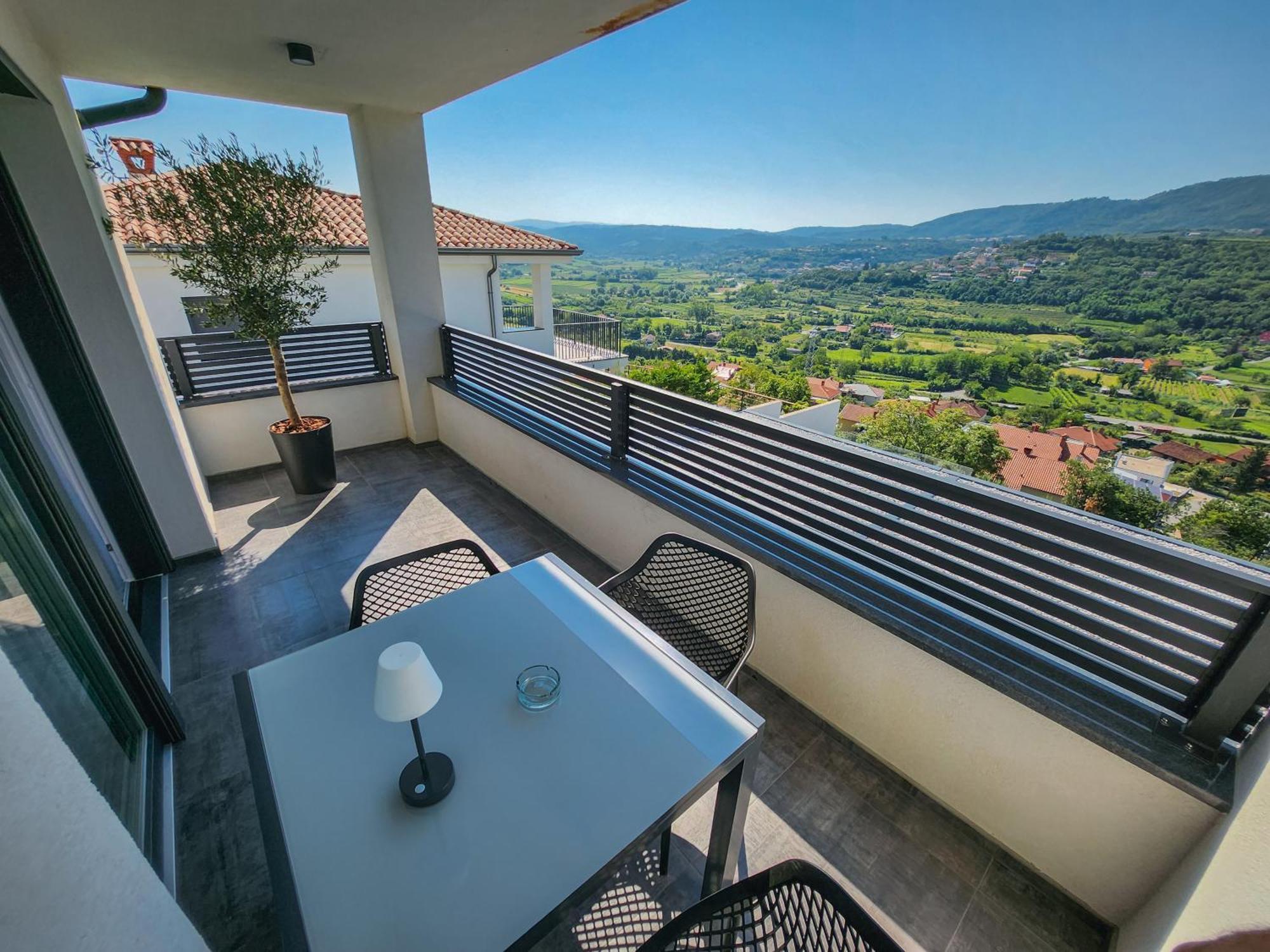 Villa Capris Apartments Koper Exterior foto